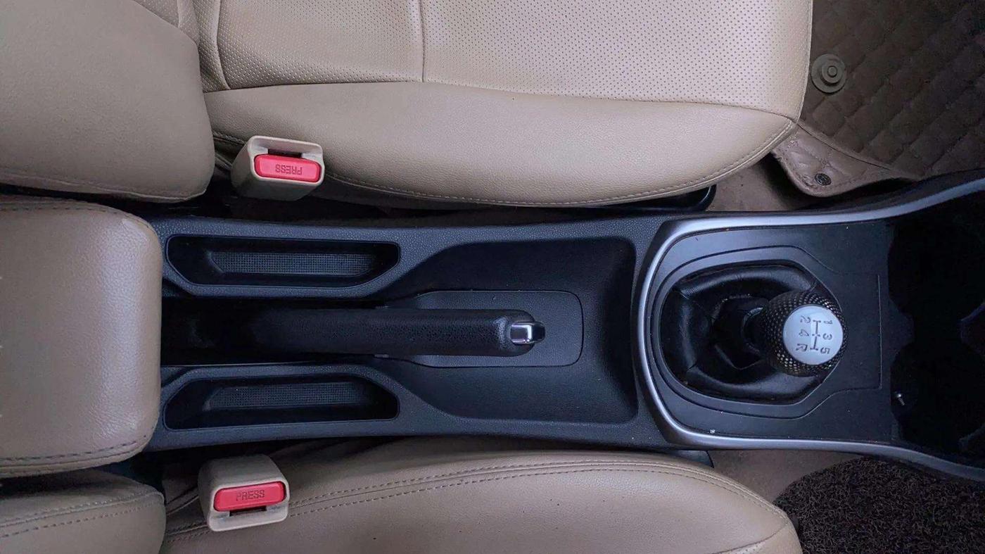 2019 Honda City 1.5L I-VTEC V MT, Petrol, Manual, 60,441 km, Gear Lever