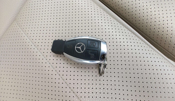 2018 Mercedes Benz C Class EDITION C, Diesel, Automatic, 58,731 km, Key Close Up