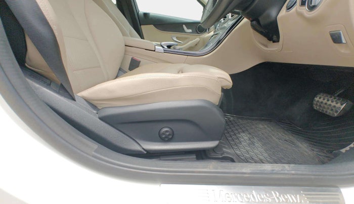 2018 Mercedes Benz C Class EDITION C, Diesel, Automatic, 58,731 km, Driver Side Adjustment Panel
