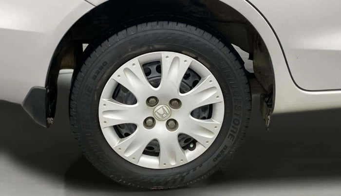 2015 Honda Amaze 1.2L I-VTEC SX, Petrol, Manual, 1,22,614 km, Right Rear Wheel