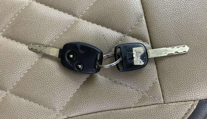 2013 Honda Amaze 1.2L I-VTEC S, Petrol, Manual, 40,725 km, Key Close Up