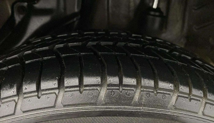 2013 Honda Amaze 1.2L I-VTEC S, Petrol, Manual, 40,725 km, Left Rear Tyre Tread