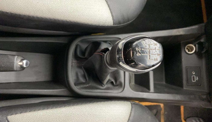 2020 Renault Kwid RXT 1.0 (O), Petrol, Manual, 32,773 km, Gear Lever