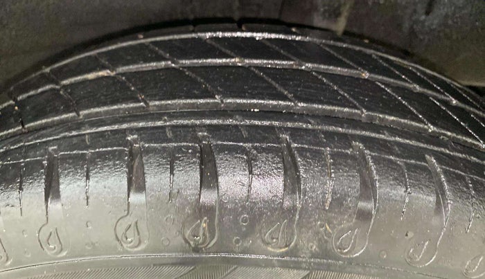 2020 Renault Kwid RXT 1.0 (O), Petrol, Manual, 32,773 km, Left Rear Tyre Tread