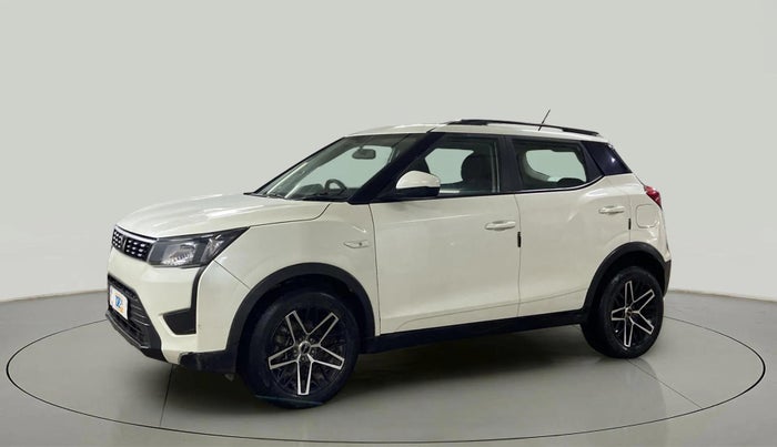 2023 Mahindra XUV300 W6 1.2 PETROL AMT, Petrol, Automatic, 38,270 km, Left Front Diagonal