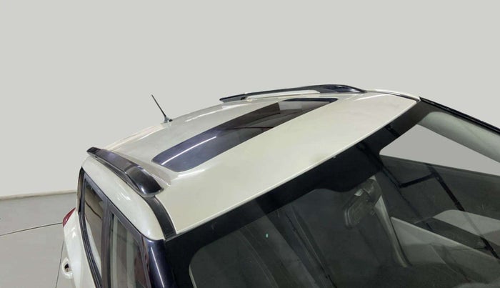 2023 Mahindra XUV300 W6 1.2 PETROL AMT, Petrol, Automatic, 38,270 km, Roof