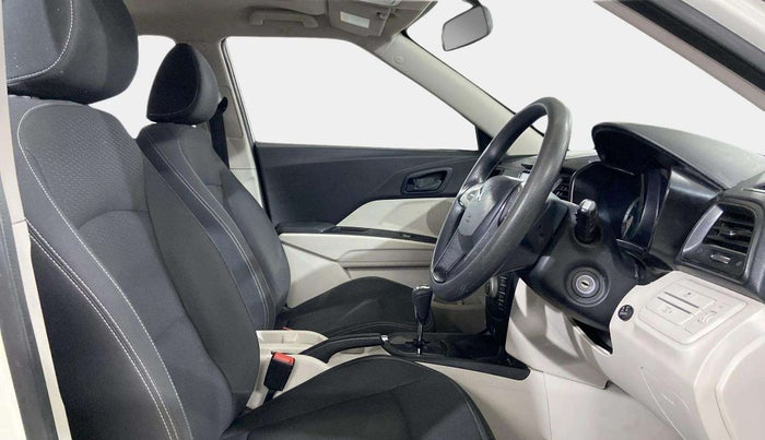 2023 Mahindra XUV300 W6 1.2 PETROL AMT, Petrol, Automatic, 38,270 km, Right Side Front Door Cabin