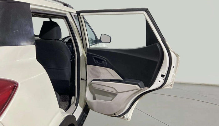 2023 Mahindra XUV300 W6 1.2 PETROL AMT, Petrol, Automatic, 38,270 km, RHS Rear Door