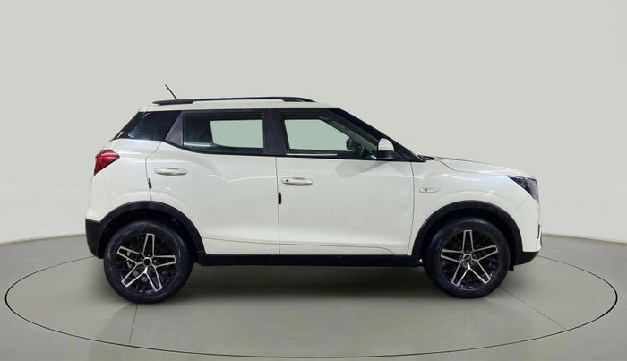 2023 Mahindra XUV300 W6 1.2 PETROL AMT, Petrol, Automatic, 38,270 km, Right Side View