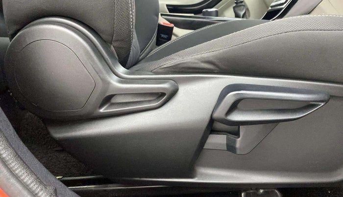2021 Tata NEXON XZ PLUS PETROL SUNROOF, Petrol, Manual, 52,338 km, Driver Side Adjustment Panel