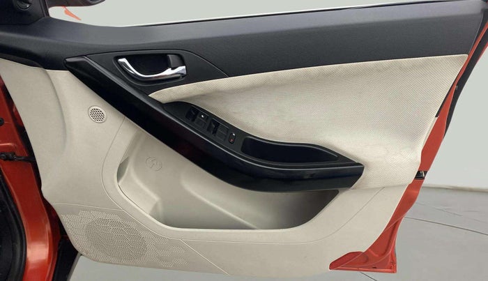 2021 Tata NEXON XZ PLUS PETROL SUNROOF, Petrol, Manual, 52,338 km, Driver Side Door Panels Control