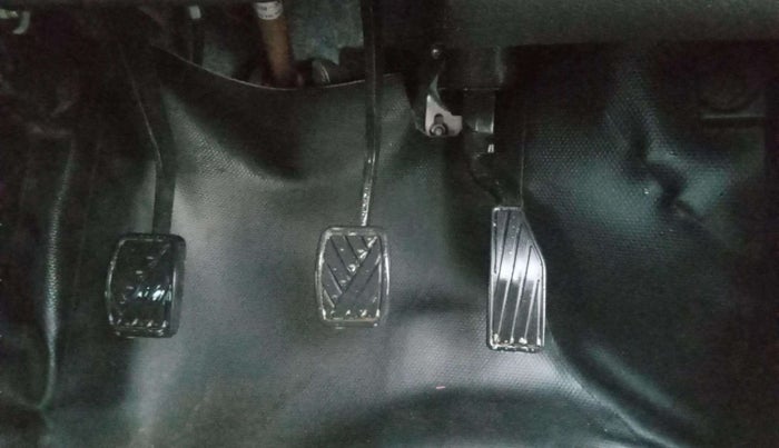 2022 Maruti Celerio VXI CNG, CNG, Manual, 27,429 km, Pedals
