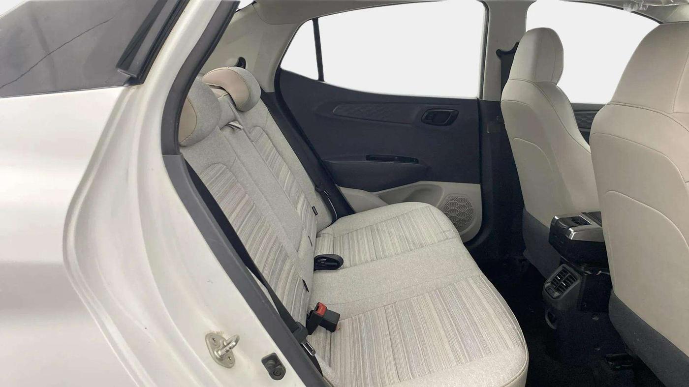 2020 Hyundai AURA S 1.2, Petrol, Manual, 28,139 km, Right Side Rear Door Cabin
