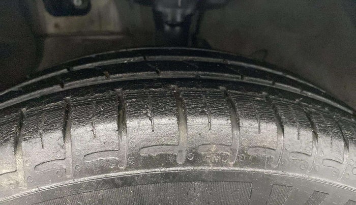 2020 Hyundai AURA S 1.2, Petrol, Manual, 28,139 km, Left Front Tyre Tread