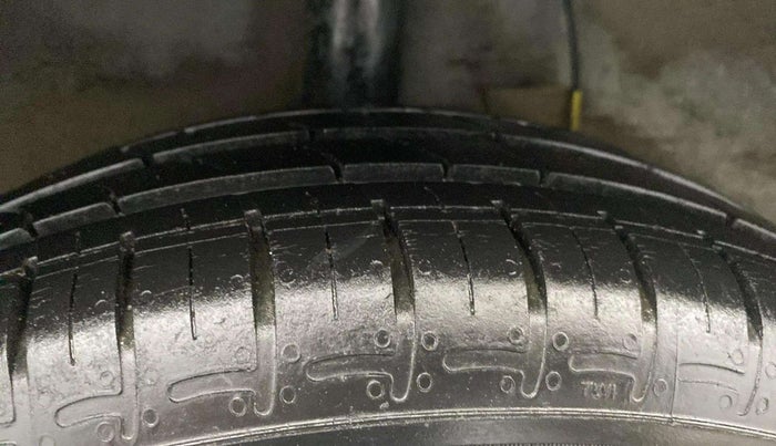 2020 Hyundai AURA S 1.2, Petrol, Manual, 28,139 km, Right Rear Tyre Tread