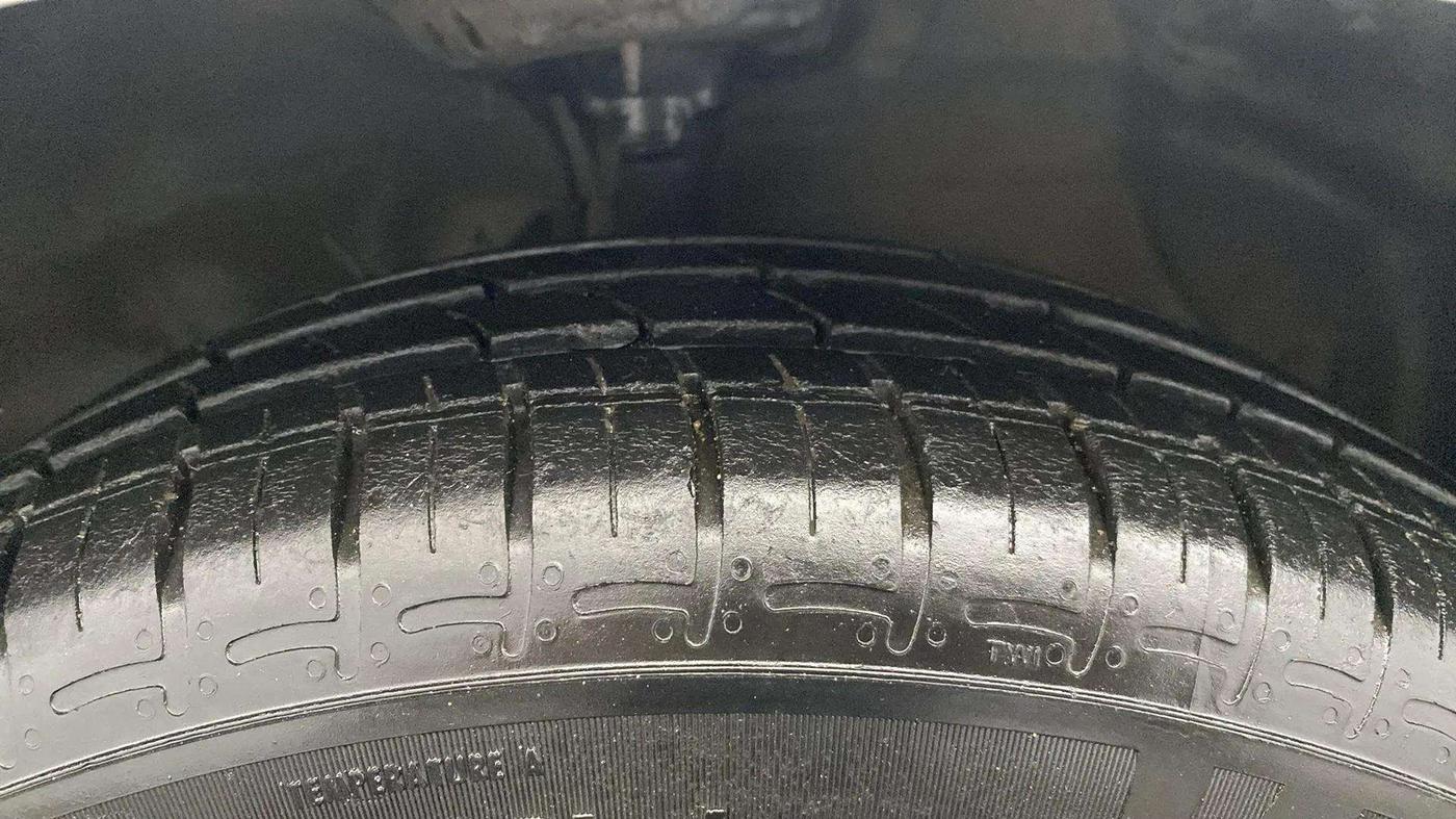 2020 Hyundai AURA S 1.2, Petrol, Manual, 28,139 km, Right Front Tyre Tread