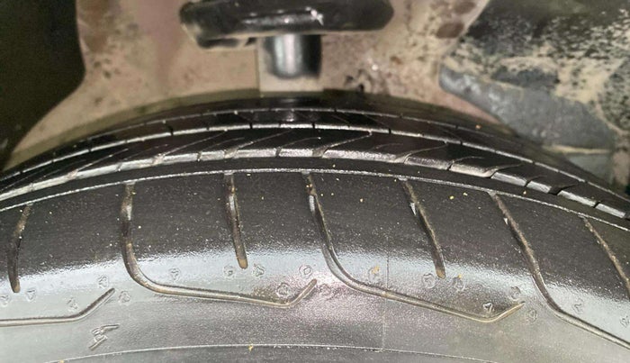 2019 MG HECTOR SHARP 1.5 DCT PETROL, Petrol, Automatic, 42,546 km, Right Front Tyre Tread
