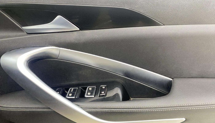 2019 MG HECTOR SHARP 1.5 DCT PETROL, Petrol, Automatic, 42,546 km, Driver Side Door Panels Control