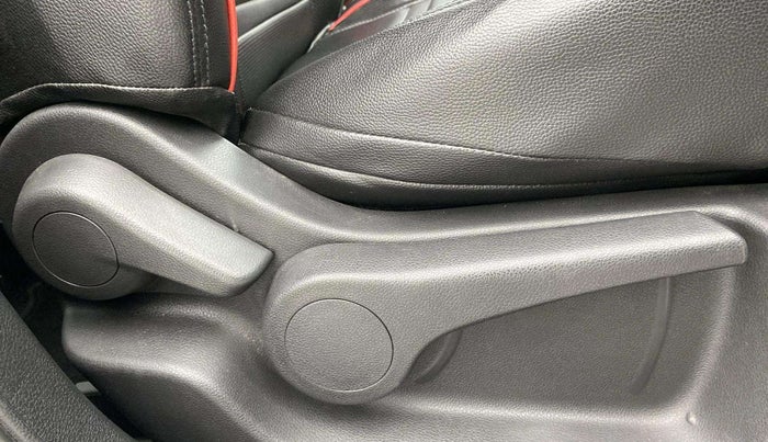 2020 Nissan Kicks XV PREMIUM TURBO 1.3 CVT, Petrol, Automatic, 58,585 km, Driver Side Adjustment Panel