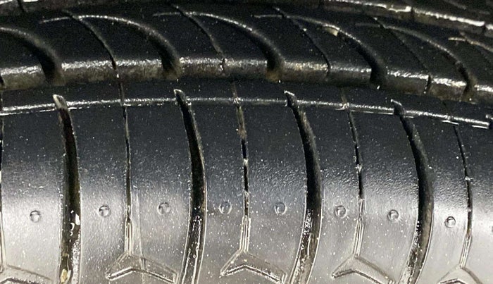2018 Renault Kwid CLIMBER 1.0 AMT, Petrol, Automatic, 32,068 km, Left Front Tyre Tread