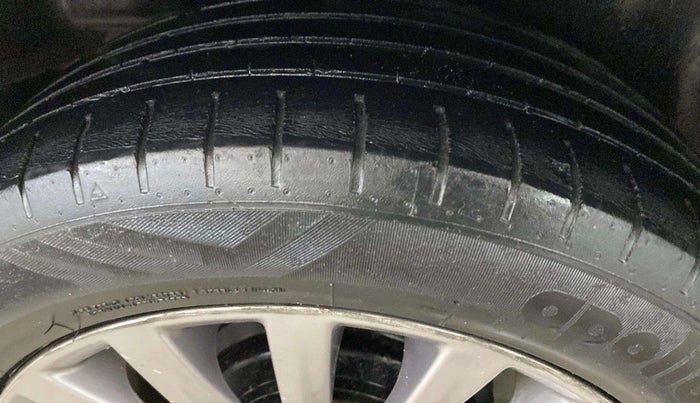 2018 Maruti Ciaz ALPHA 1.4 PETROL, Petrol, Manual, 93,371 km, Left Front Tyre Tread