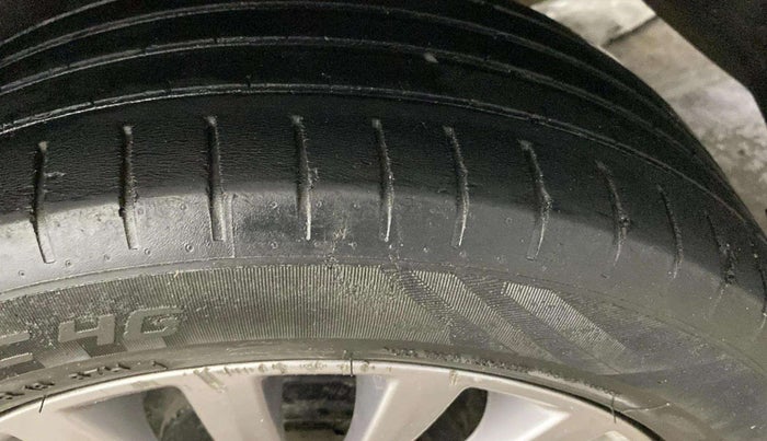 2018 Maruti Ciaz ALPHA 1.4 PETROL, Petrol, Manual, 93,371 km, Right Rear Tyre Tread