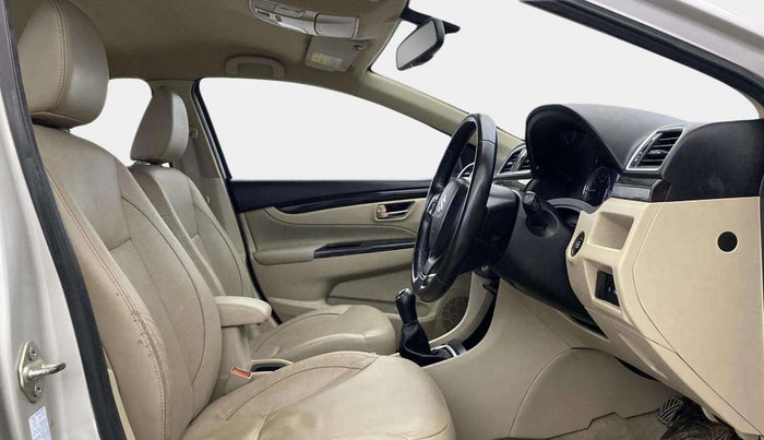 2018 Maruti Ciaz ALPHA 1.4 PETROL, Petrol, Manual, 93,371 km, Right Side Front Door Cabin