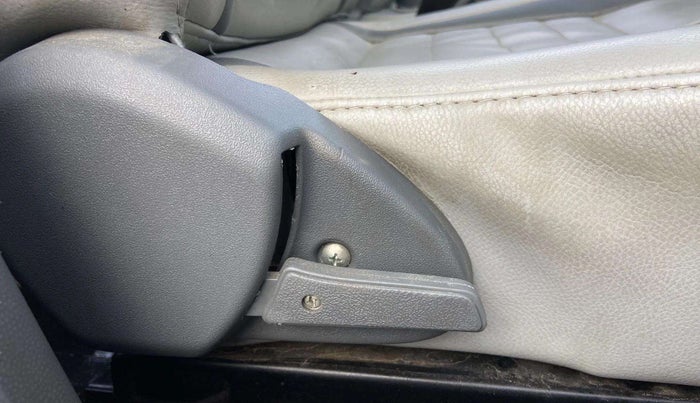 2012 Maruti Alto 800 LXI, Petrol, Manual, 49,016 km, Driver Side Adjustment Panel