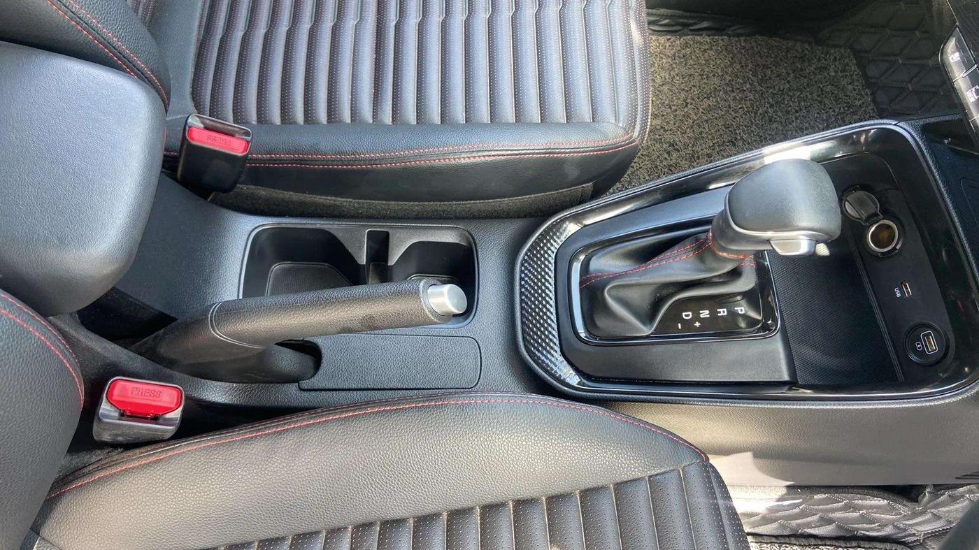 2023 KIA SONET GTX PLUS 1.0 TURBO PETROL DCT, Petrol, Automatic, 9,458 km, Gear Lever