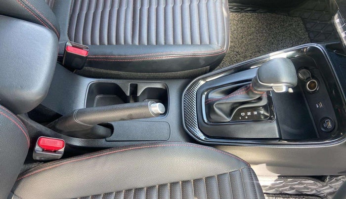 2023 KIA SONET GTX PLUS 1.0 TURBO PETROL DCT, Petrol, Automatic, 9,441 km, Gear Lever