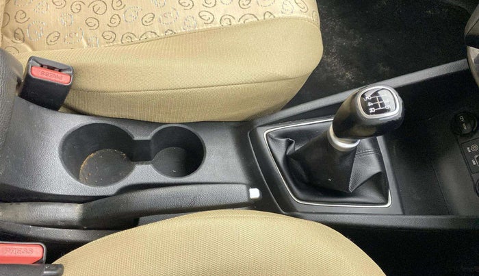 2018 Hyundai Elite i20 ASTA 1.2 (O), Petrol, Manual, 69,621 km, Gear Lever