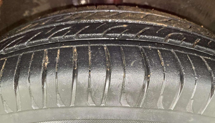 2015 Maruti Celerio ZXI, Petrol, Manual, 36,278 km, Right Front Tyre Tread