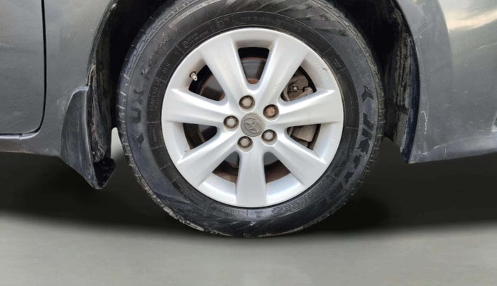 2014 Toyota Corolla Altis G PETROL, Petrol, Manual, 81,383 km, Right Front Wheel
