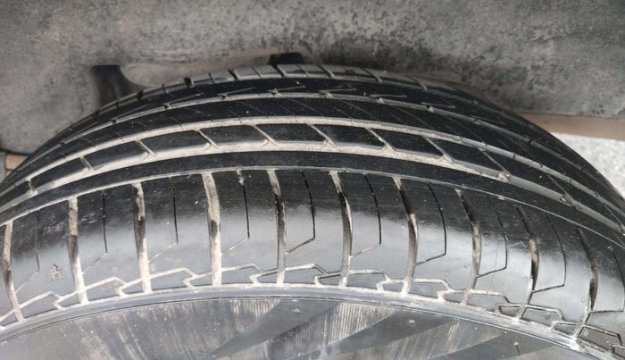 2014 Toyota Corolla Altis G PETROL, Petrol, Manual, 81,383 km, Left Rear Tyre Tread