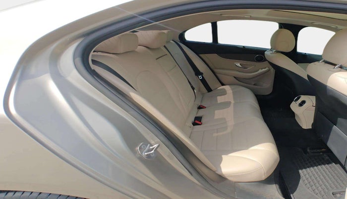 2019 Mercedes Benz C Class C 220d PROGRESSIVE, Diesel, Automatic, 84,011 km, Right Side Rear Door Cabin