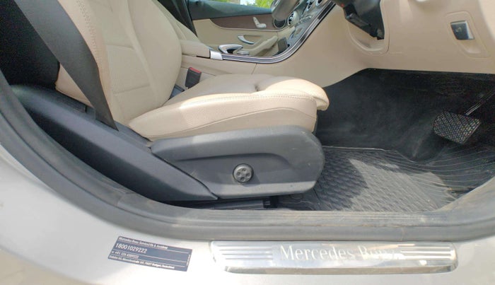2019 Mercedes Benz C Class C 220d PROGRESSIVE, Diesel, Automatic, 84,011 km, Driver Side Adjustment Panel