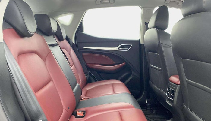 2023 MG ASTOR SAVVY 1.5 CVT S RED, Petrol, Automatic, 8,161 km, Right Side Rear Door Cabin