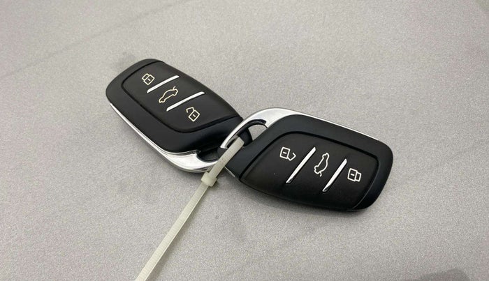2023 MG ASTOR SAVVY 1.5 CVT S RED, Petrol, Automatic, 8,161 km, Key Close Up