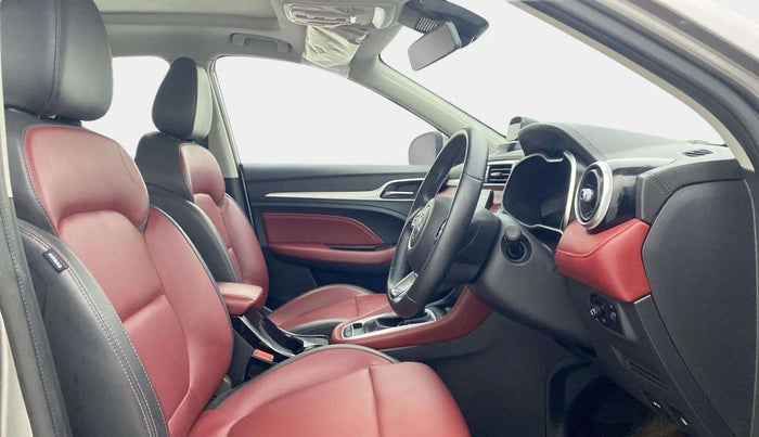 2023 MG ASTOR SAVVY 1.5 CVT S RED, Petrol, Automatic, 8,161 km, Right Side Front Door Cabin