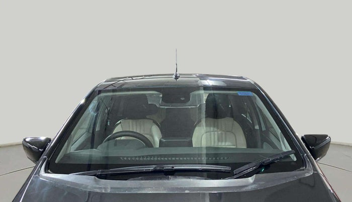 2020 Tata ALTROZ XT PETROL, CNG, Manual, 68,417 km, Front Windshield