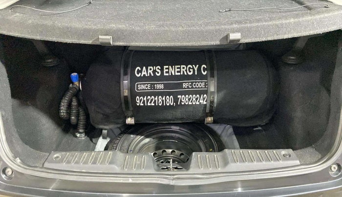 2020 Tata ALTROZ XT PETROL, CNG, Manual, 68,417 km, Boot Inside