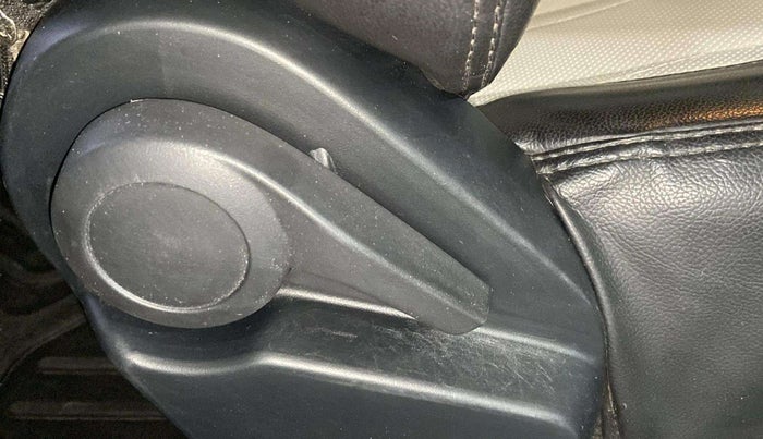 2020 Tata ALTROZ XT PETROL, CNG, Manual, 68,417 km, Driver Side Adjustment Panel
