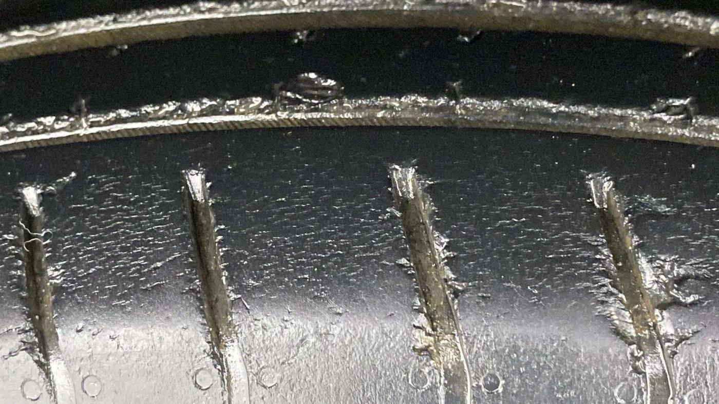2021 Tata PUNCH ACCOMPLISHED AMT, Petrol, Automatic, 34,917 km, Left Front Tyre Tread