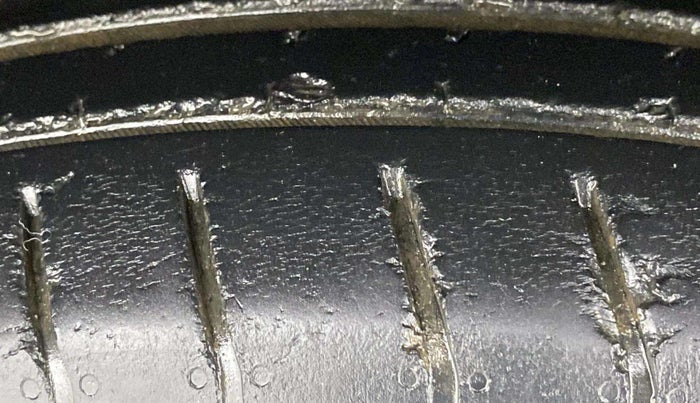 2021 Tata PUNCH ACCOMPLISHED AMT, Petrol, Automatic, 34,917 km, Left Front Tyre Tread