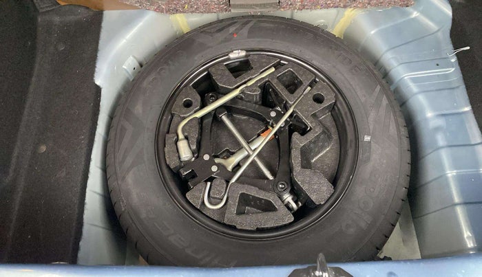 2021 Tata PUNCH ACCOMPLISHED AMT, Petrol, Automatic, 34,917 km, Spare Tyre