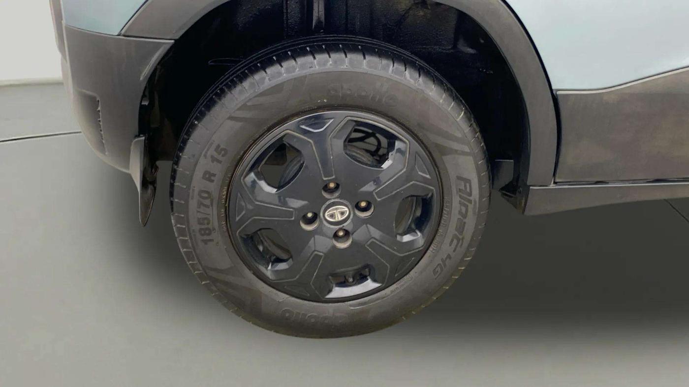 2021 Tata PUNCH ACCOMPLISHED AMT, Petrol, Automatic, 34,917 km, Right Rear Wheel