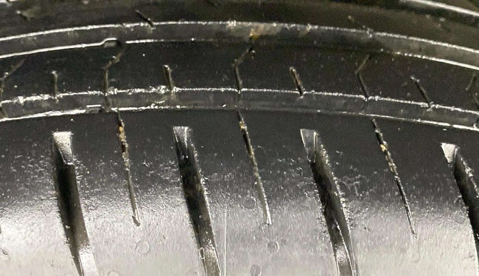 2021 Tata PUNCH ACCOMPLISHED AMT, Petrol, Automatic, 34,917 km, Right Rear Tyre Tread