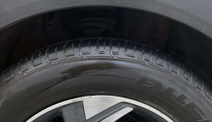 2018 Hyundai Creta SX (O) 1.6 PETROL, CNG, Manual, 43,033 km, Right Front Tyre Tread