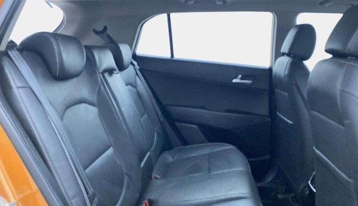 2018 Hyundai Creta SX (O) 1.6 PETROL, CNG, Manual, 43,033 km, Right Side Rear Door Cabin