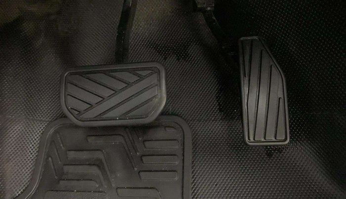 2023 Maruti FRONX DELTA PLUS 1.2L AGS, Petrol, Automatic, 15,501 km, Pedals